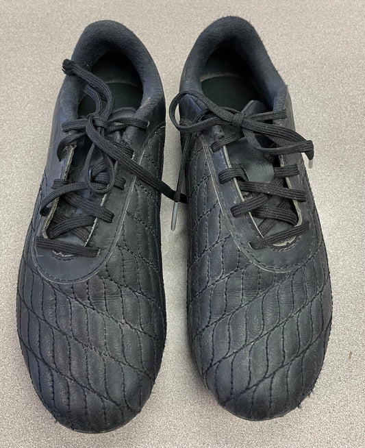Black  Under Armour Soccer Cleat, 3Y