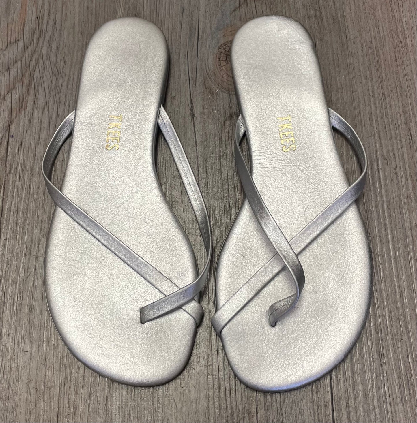 Silver  Tkees Flip Flop, 4Y