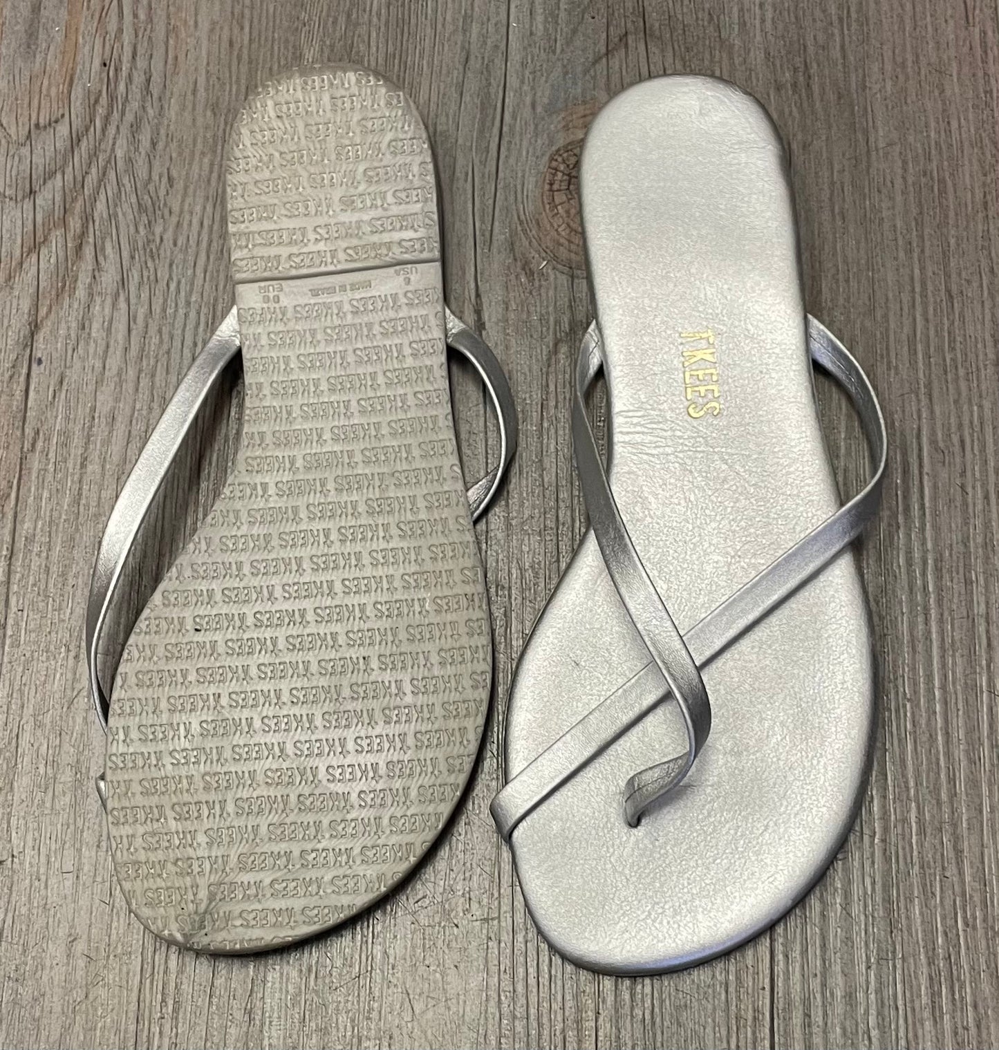 Silver  Tkees Flip Flop, 4Y