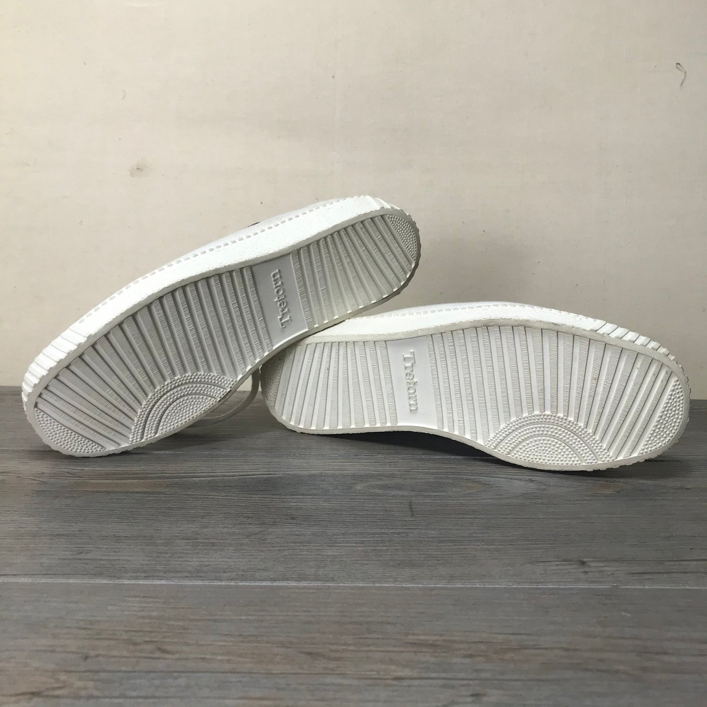 White  Tretorn Lace Up Shoes, 4Y