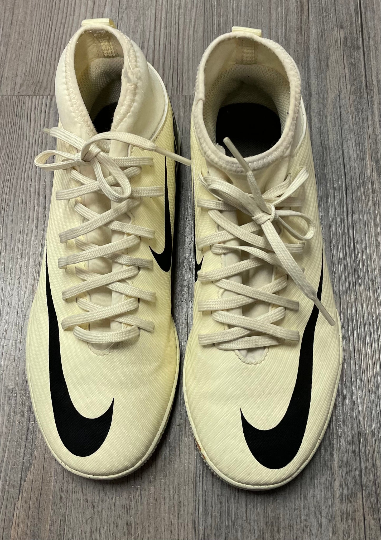 Beige  Nike Mecurial Indoor Clea, 5Y