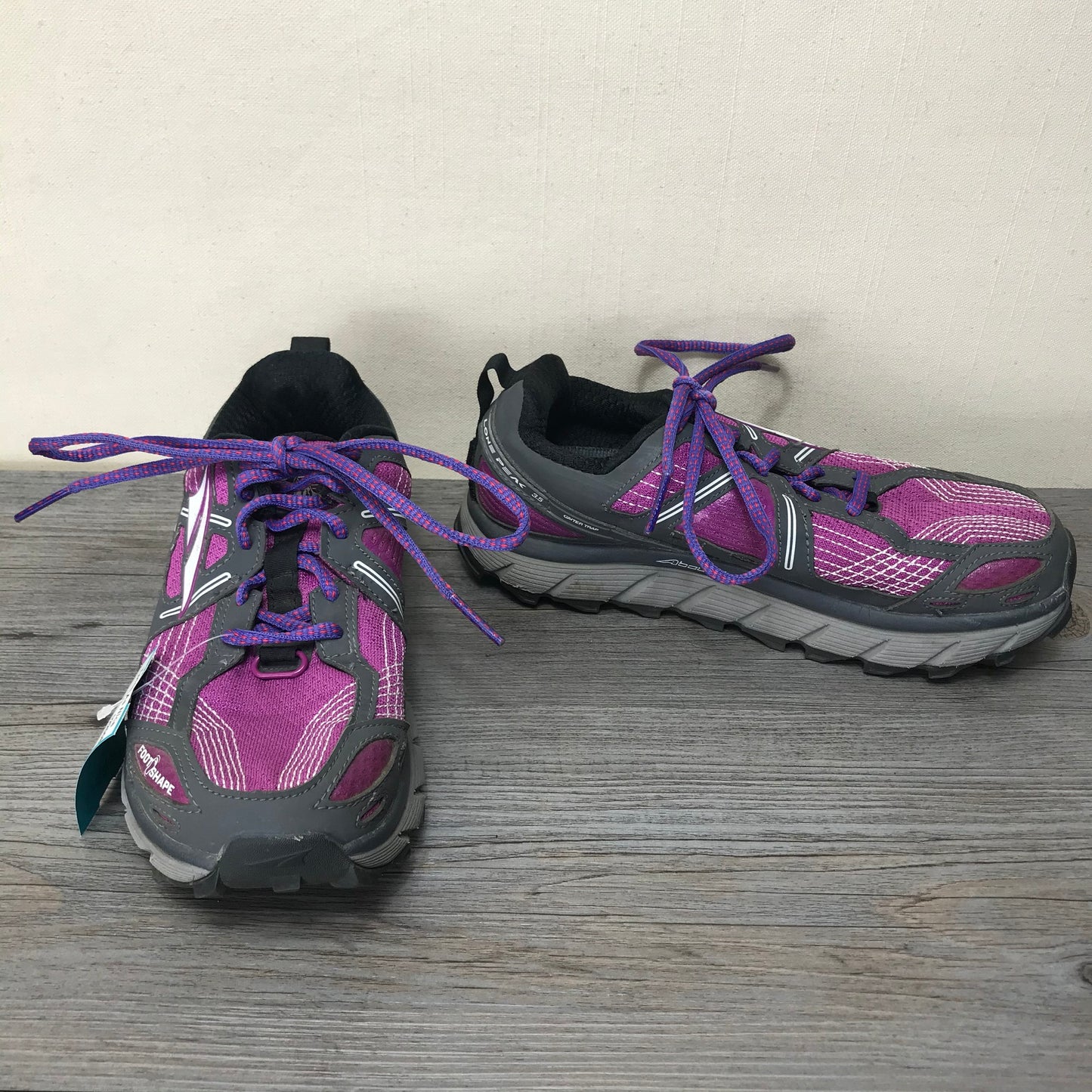 Magenta  Altra, 5.5Y
