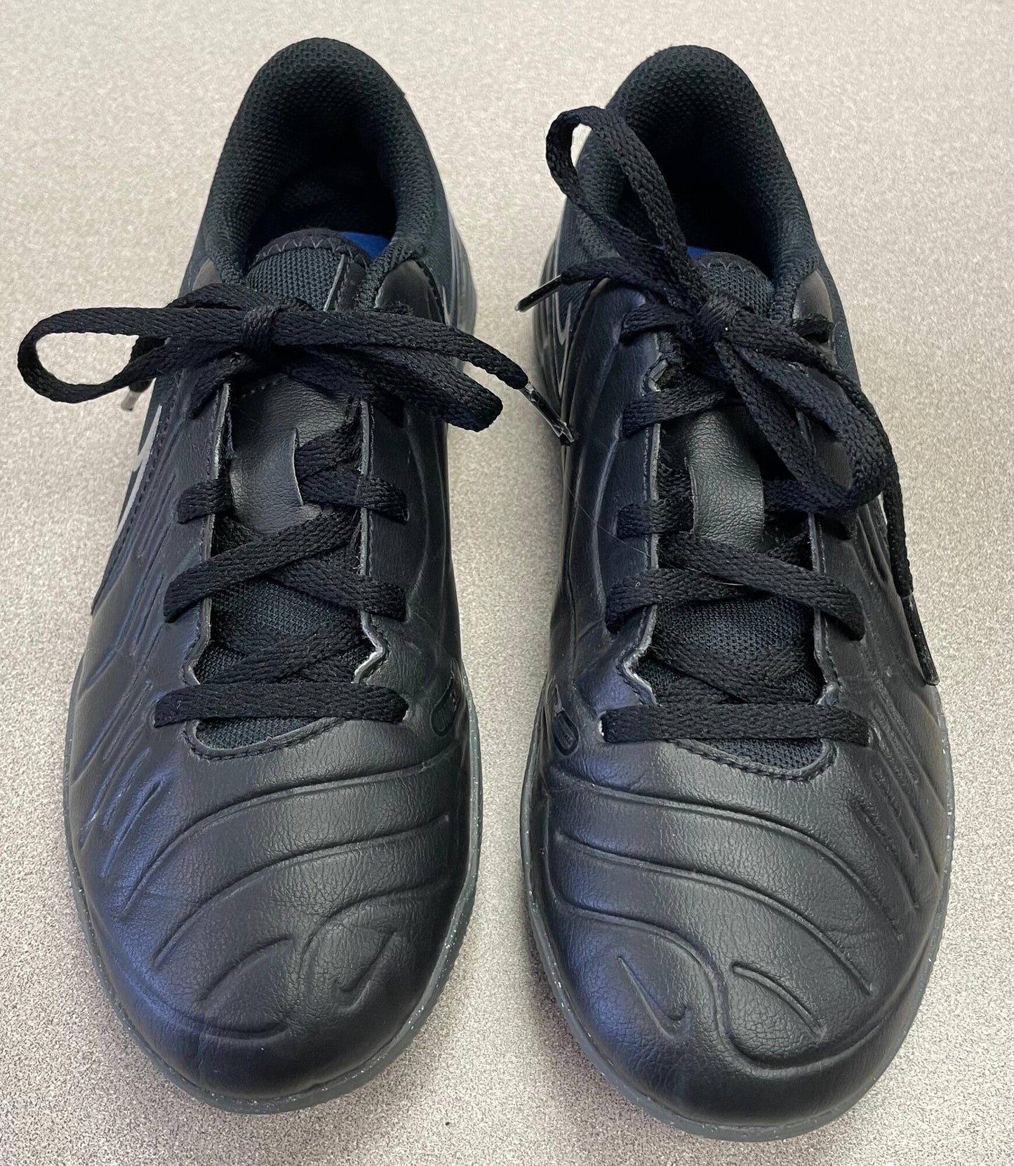 Black  Nike Indoor Soccer Cleats, 3.5Y