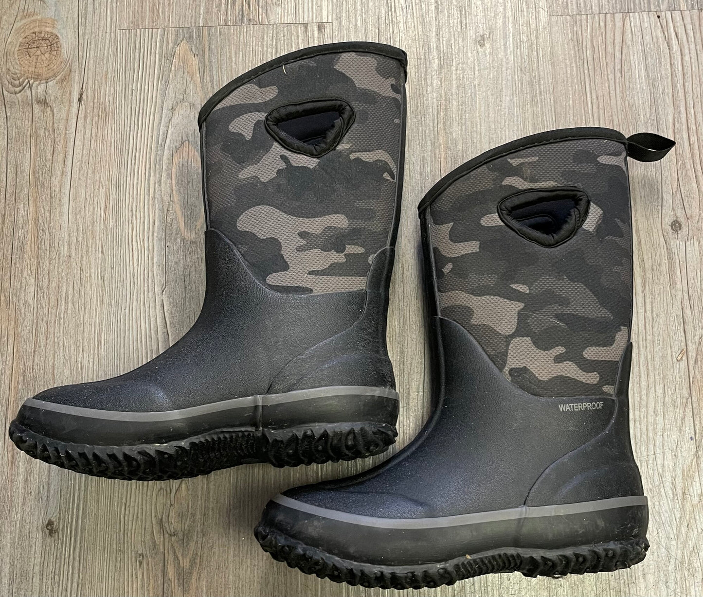 Camo  Elements Winter Boots, 11Y