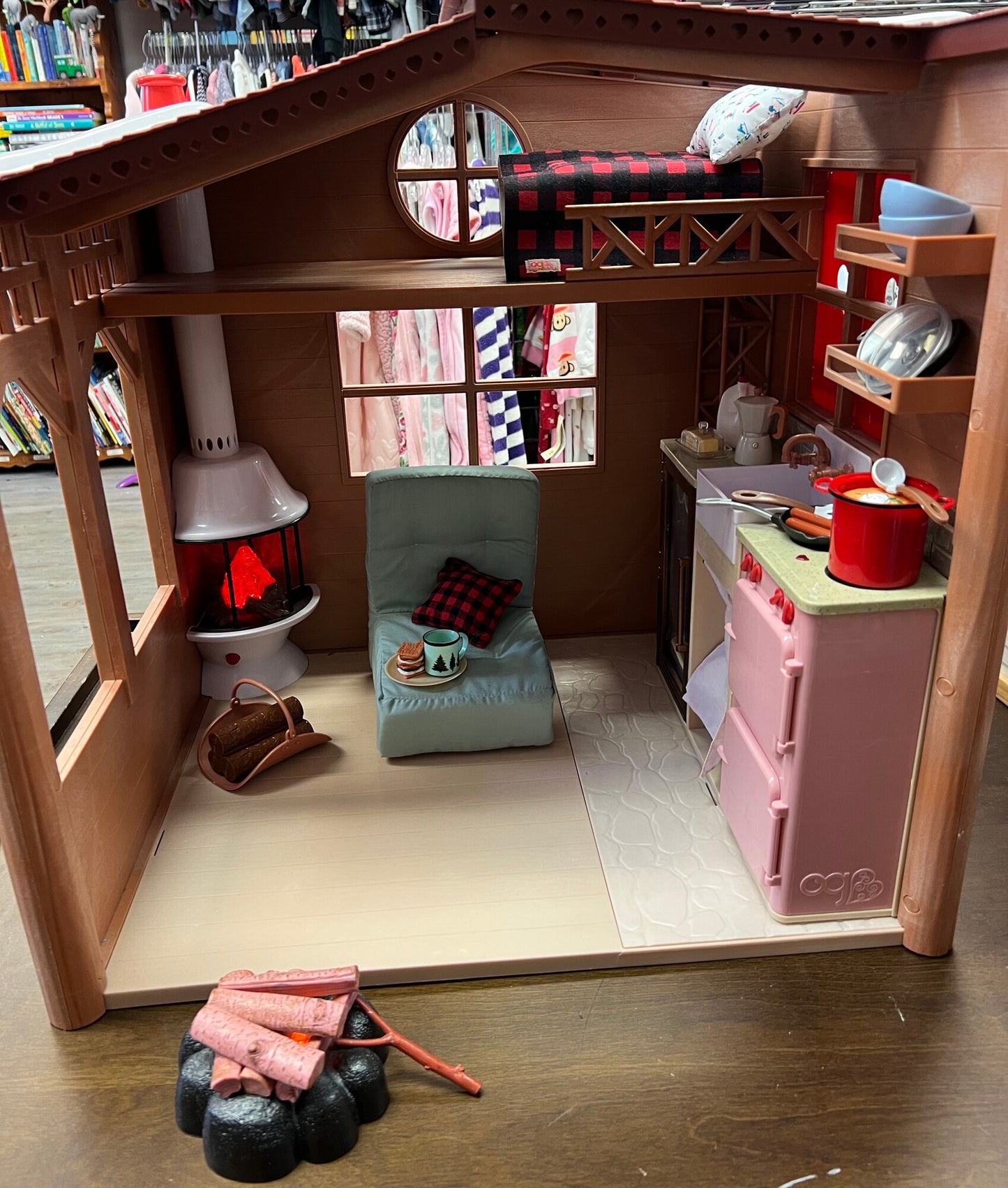 Multi  OG Doll Cozy Cabin, Pre-owned