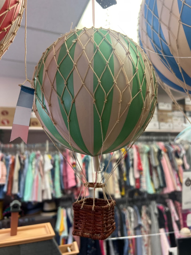 Red Green Blue Yellow Set of 4 Authentic Models Hot Air Balloon